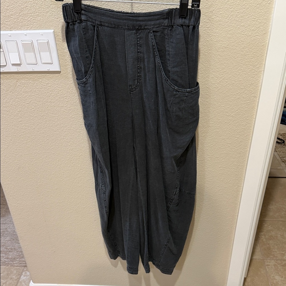 Free People Black Cropped Pants